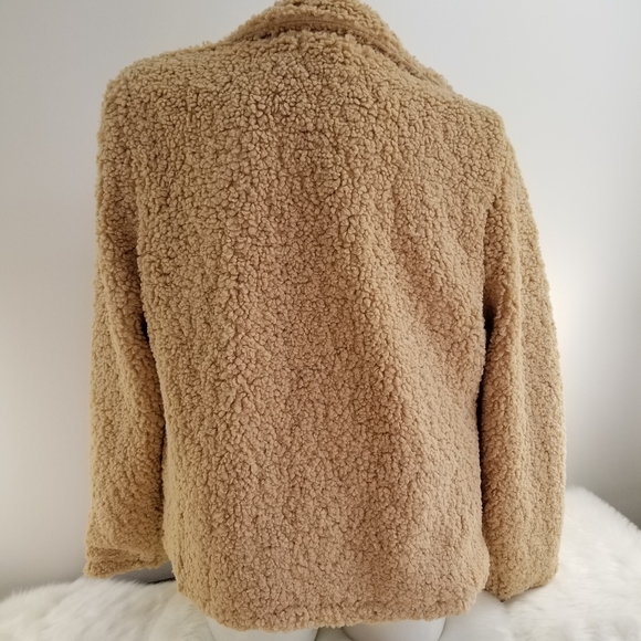 Sherpa Jacket - Picture 3 of 8